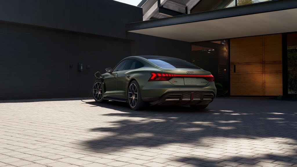 1920x1080 D1 MY25 RSe tronGTperformance Exterior RearProfile Parked 6591