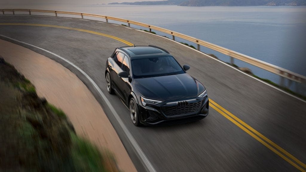 1920x1080 2024 S Q8 e tron 4494 US v05