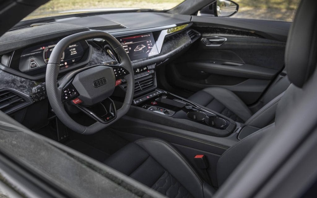 633272 audi rs e tron gt performance 2025 plus de puissance d autonomie et une suspension active