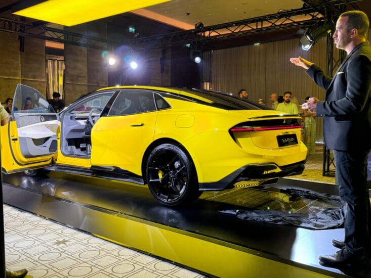 Lotus Emeya side 733x550 1