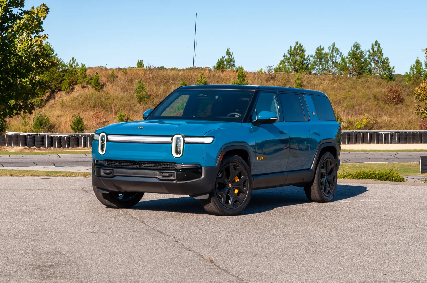 Rivian R1S 2025 1 Rivian R1S 2025