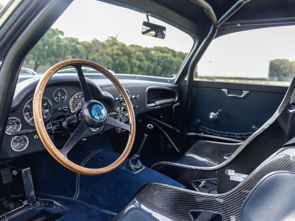 Aston DB4 Zagato int