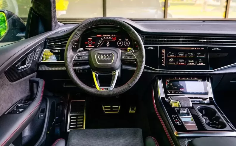 Audi RSQ8